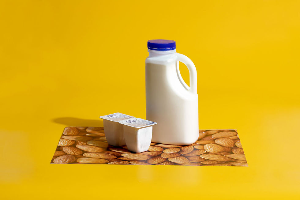 Leche de Almendras y Yogurt