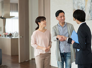 ライフプランを相談中の夫婦