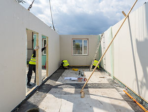 Bau eines neuen modularen Hauses
