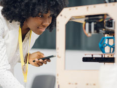 Cómo cerrar las brechas de seguridad de IoT en redes industriales