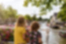 Kinderen bij gracht