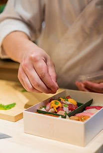 廚師裝飾生魚片便當盒