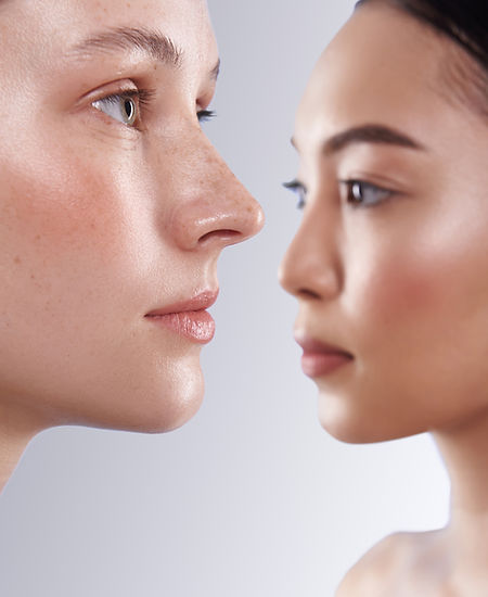 Deux femmes avec une belle peau
