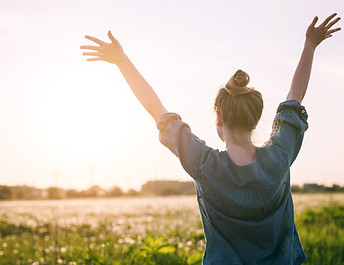 Menina, com, braços, esticado
