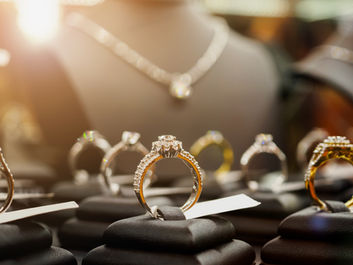 Broken Supply Chains: Why Retail Growth Isn’t Lifting Diamonds
