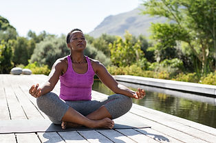 Meditando na piscina