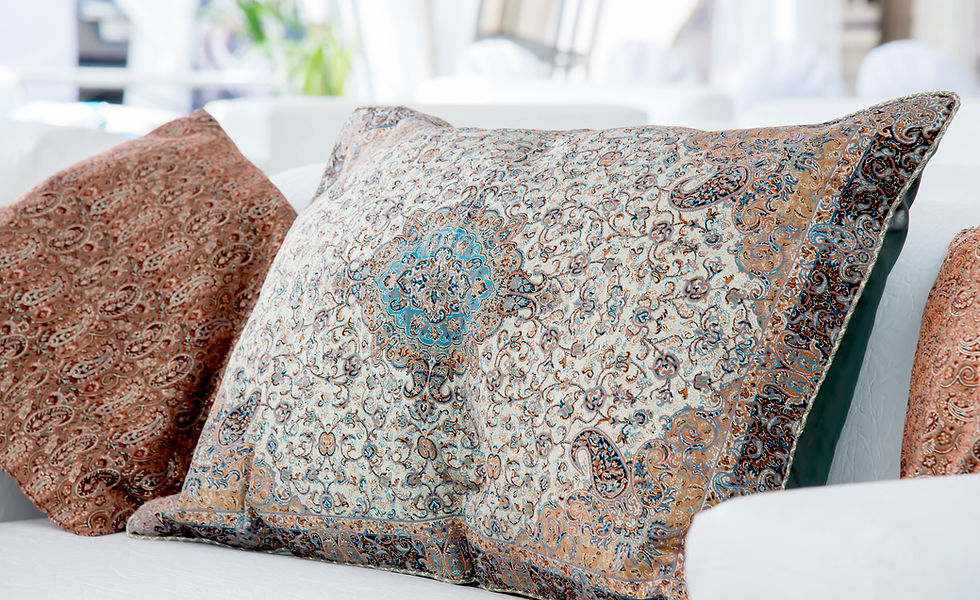 Interior Design Glossary | Decorative Pillows | Viñas Genève