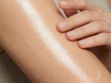 The "Non-Comedogenic" Myth: How to Actually Find Acne-Safe Skincare