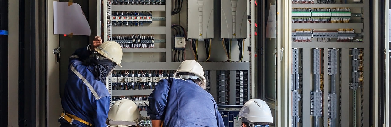 Fijación de líneas de electricidad