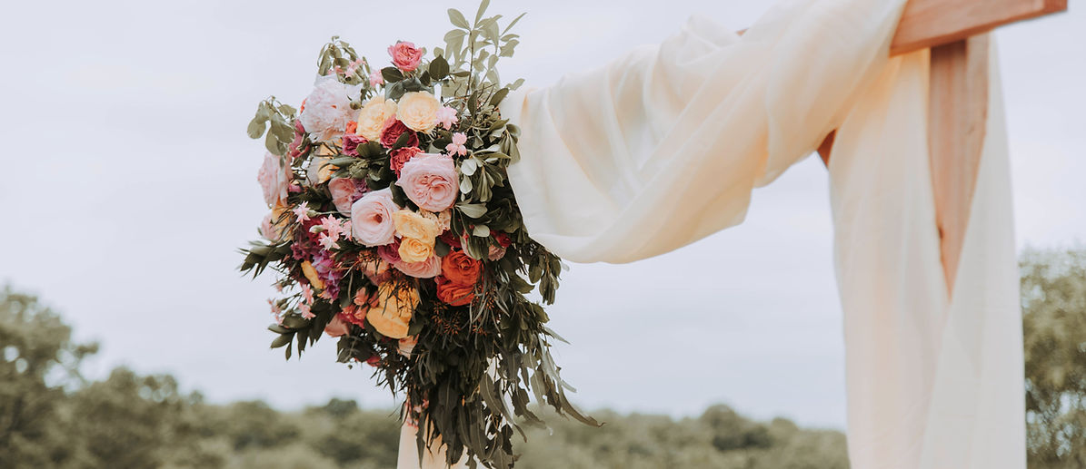 Wedding floral arch decor