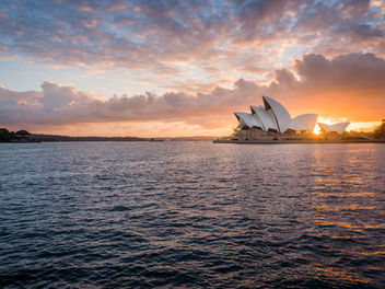 What to Consider When Reviewing a CV Writer in Sydney
