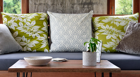 Schöner Wohnen mit Stoffen und Kissen