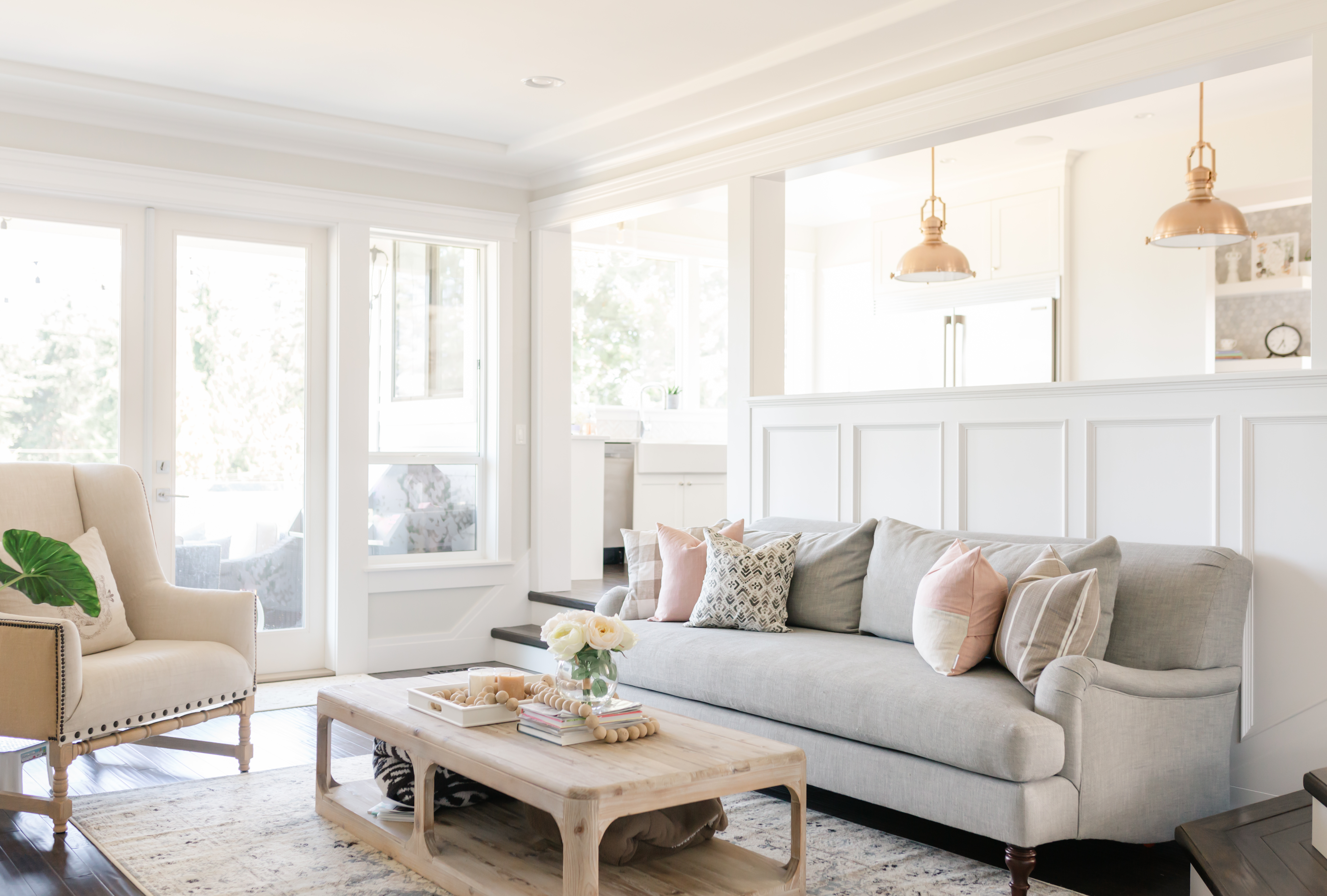 Bright living room — home cleaning in Thornhill