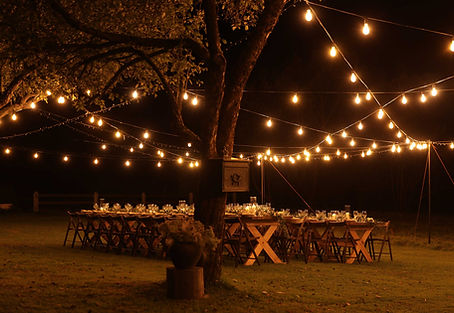 Aufbau von nächtlichen Outdoor-Veranstaltungen