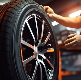 Mekaniker justerer dæk