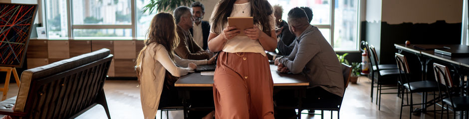 spotkanie zespołu w sali konferencyjnej