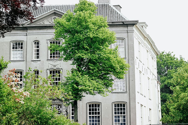 Graues Gebäude
