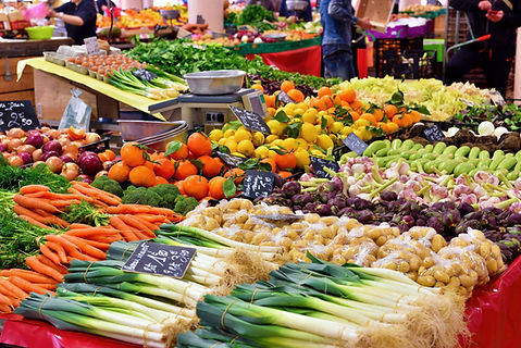 Stand de légumes sur un marché