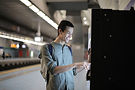 Automatisches Ticket in der U-Bahn-Station