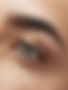 Gros plan sur un sourcil