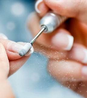 Sessione di cura delle unghie