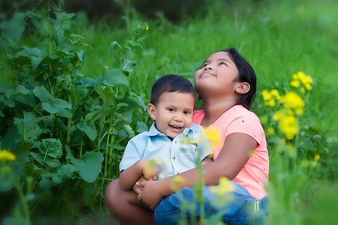 Hermanos felices