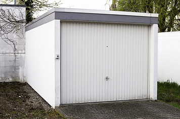 Detached garage