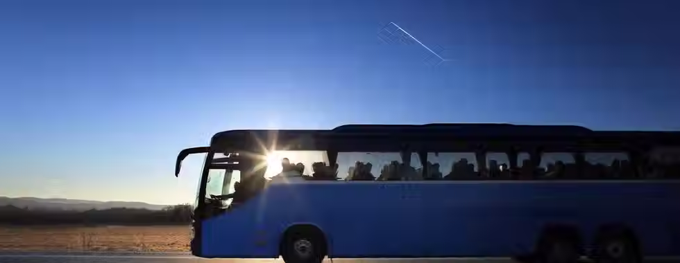 Vai viajar de ônibus? 12 dicas para ir com conforto e segurança