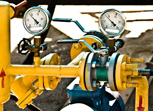 gas pipeline with pressure gauge