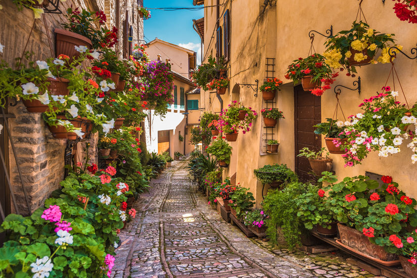 Get Lost In an Italian Village