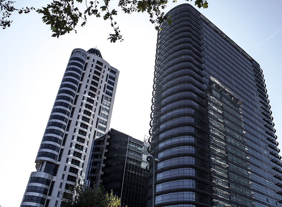 Modern Çok Katlı Binalar