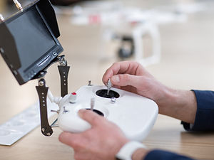 Bleu Drone propose des formations éligibles au CPF (Compte Personnel de Formation) en pilotage de drone.