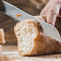Brot schneiden