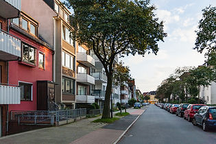 Abendsonne in Anwohnerstraße