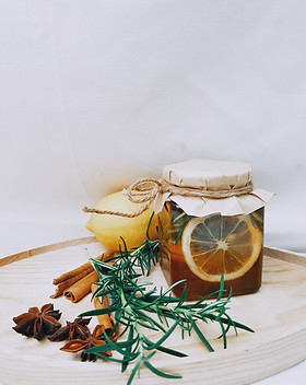 photo-of-jar-near-cinnamon-sticks-327398