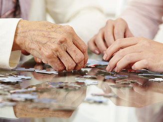 Activities You Can Do with a Loved One Living with Dementia