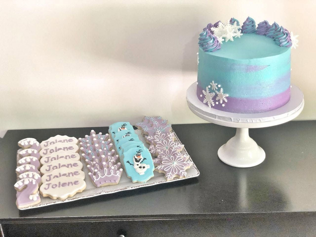 Custom Cakes - Standard Buttercream