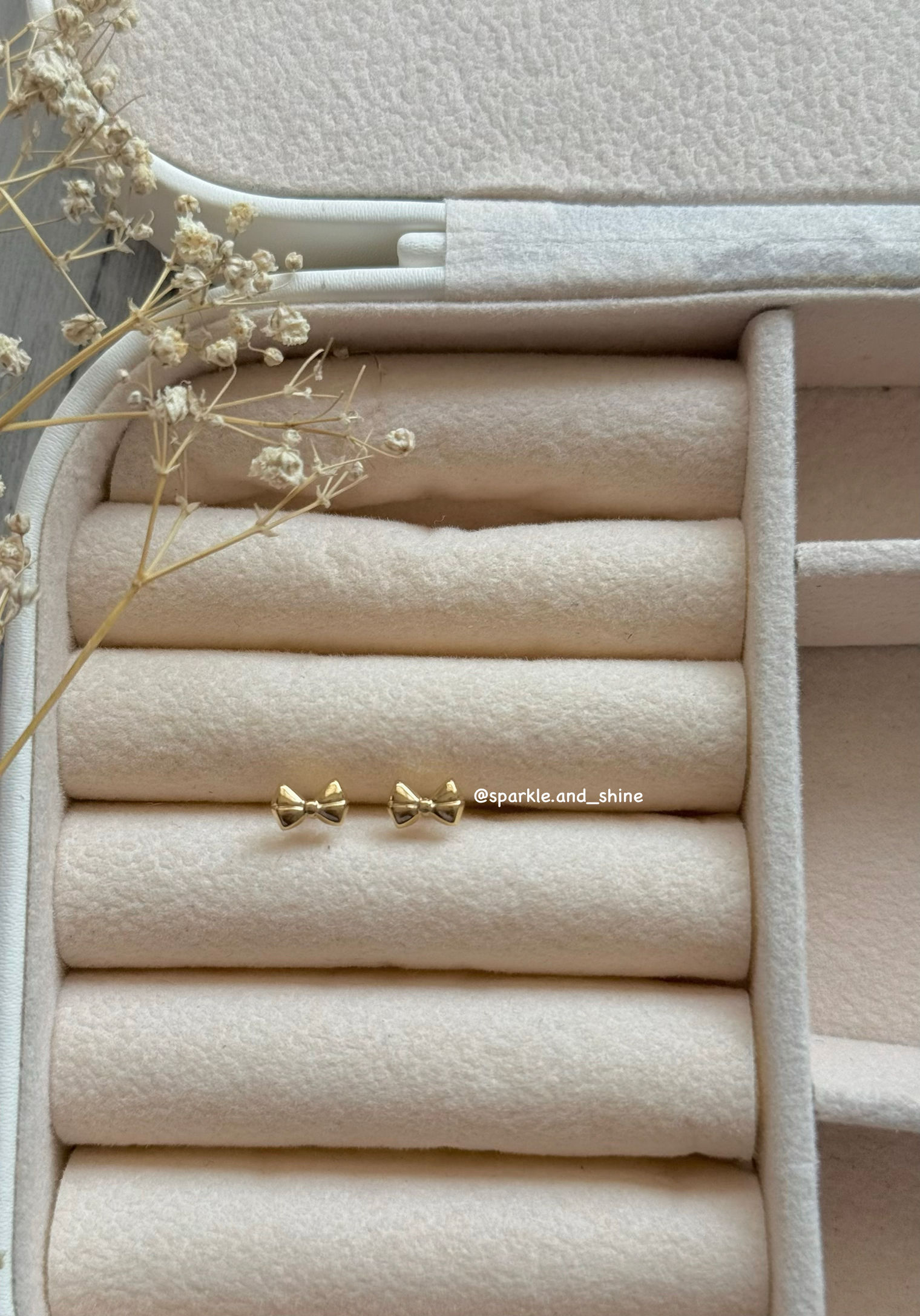 Dainty Bow Studs