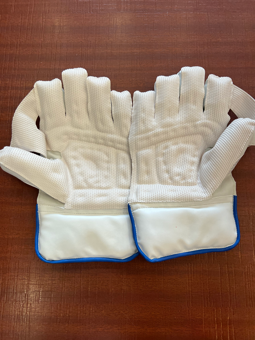 Thumbnail: GM SIREN KEEPING GLOVES