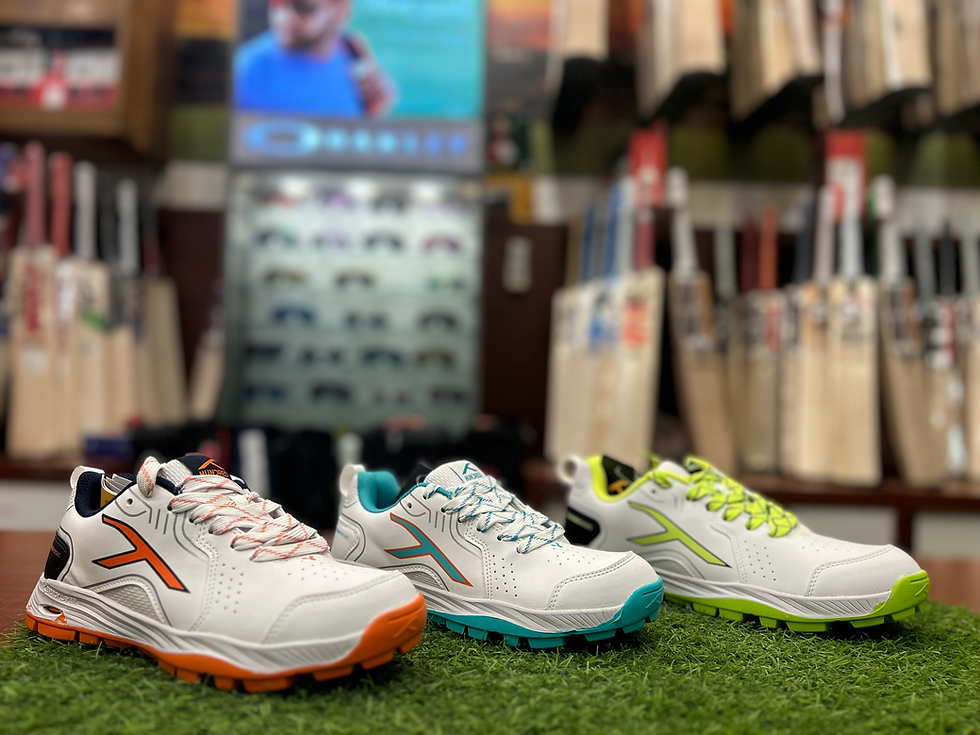 Thumbnail: HUNDRED PITCH FORCE CRICKET SHOE 