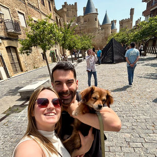 Viajar con perro a Pamplona y Olite: De pinchos por la ciudad y paseos de princesa