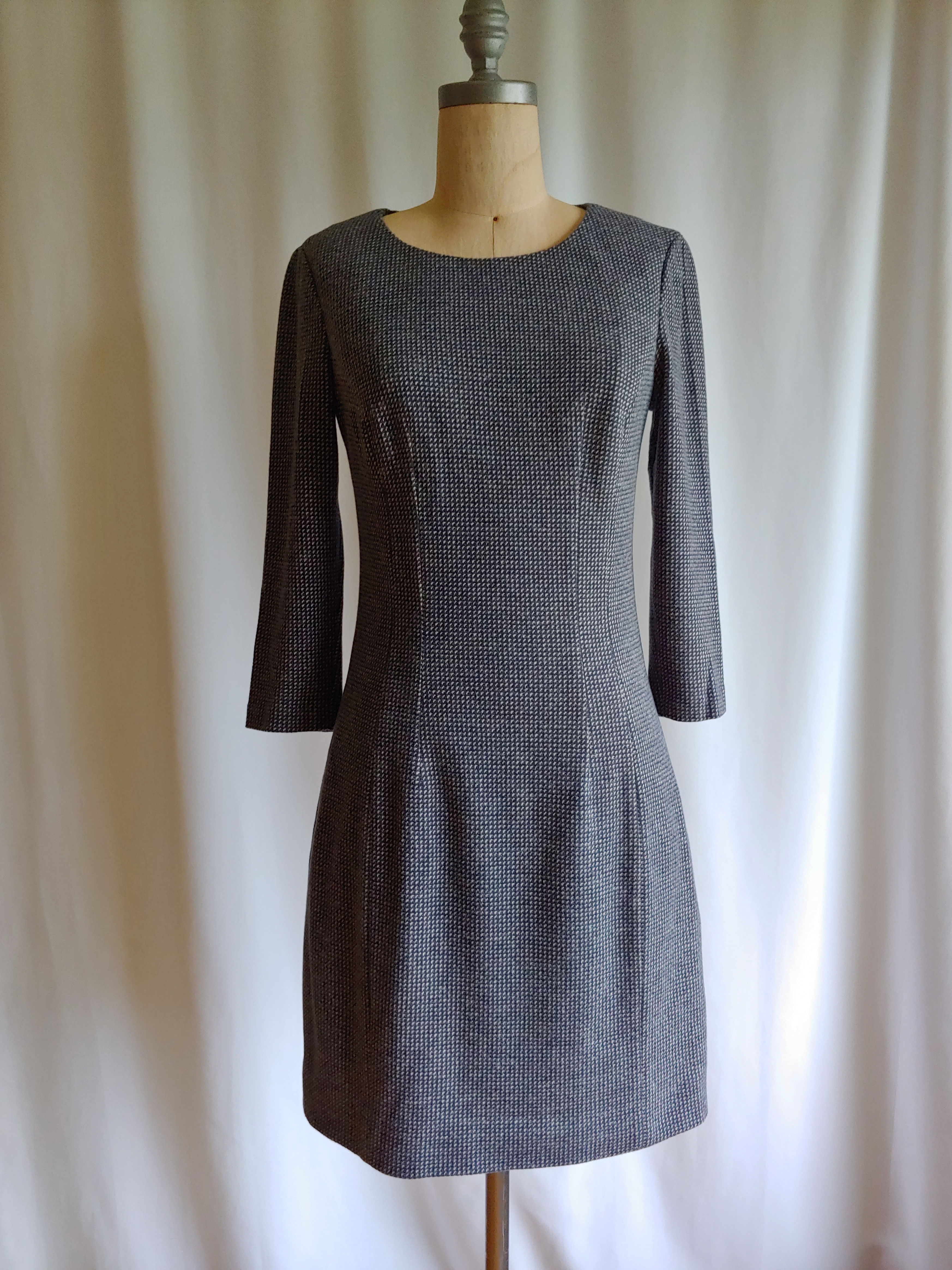 Peserico dress knit cashmere feel Italian design soft gray and cream