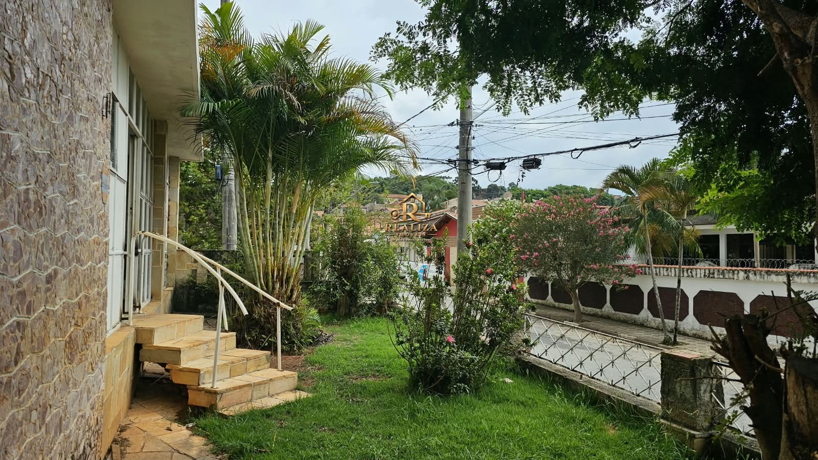 Kitnet com Quintal Privativo