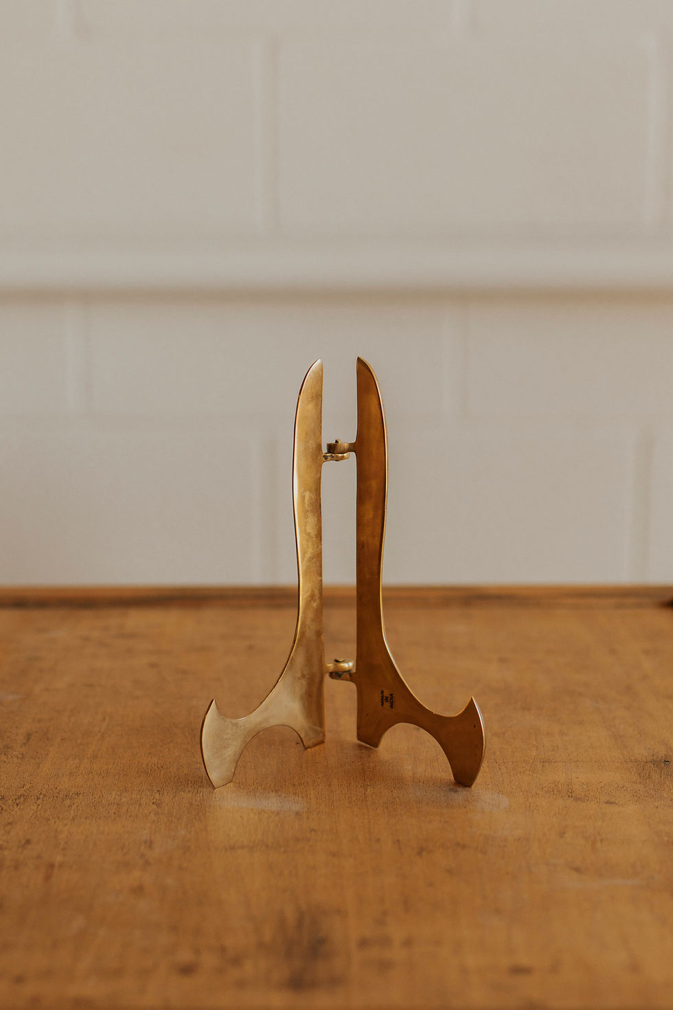 Thumbnail: Mini Gold Easel