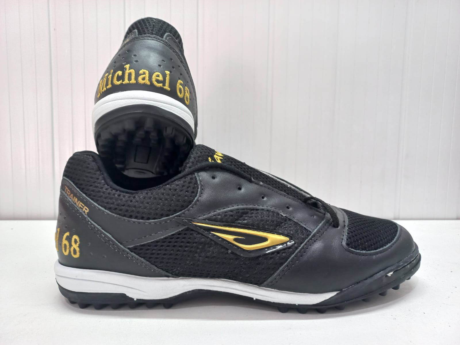 Chuteira Trainer Diavolo Society