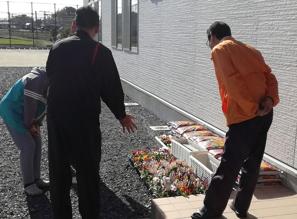 福祉事業所への花の贈呈