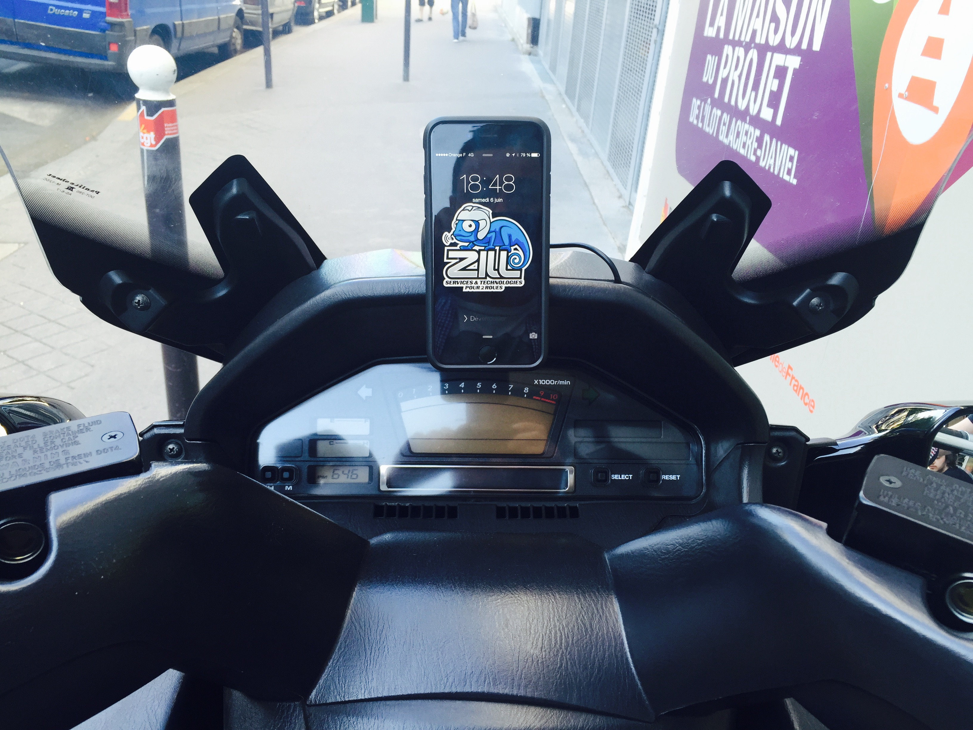 Platine smartphone Suzuki Burgman 650 zill