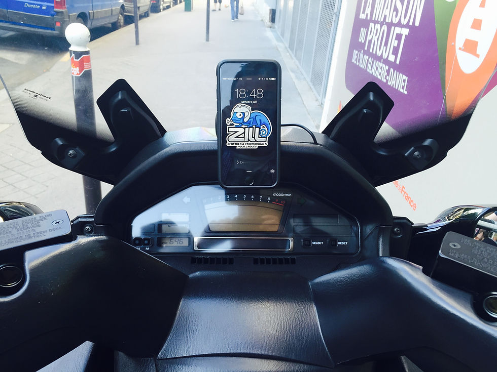 Miniature : Platine smartphone Suzuki Burgman 650