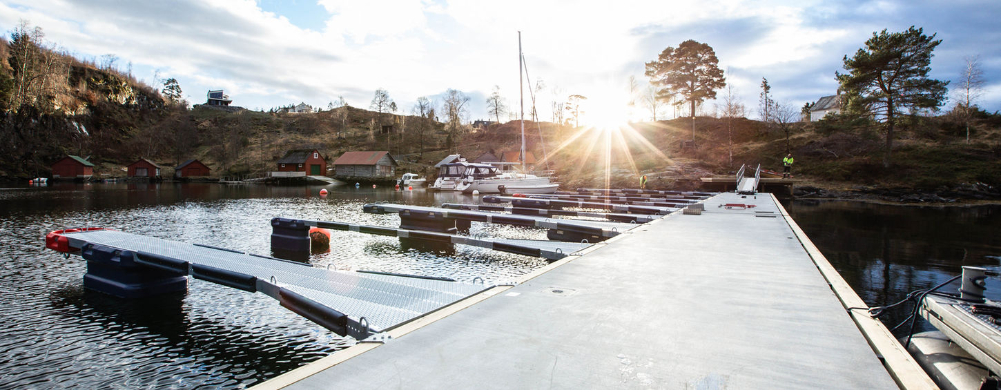 Bilde av flytebrygge i nærheten av Helldal hyttefelt