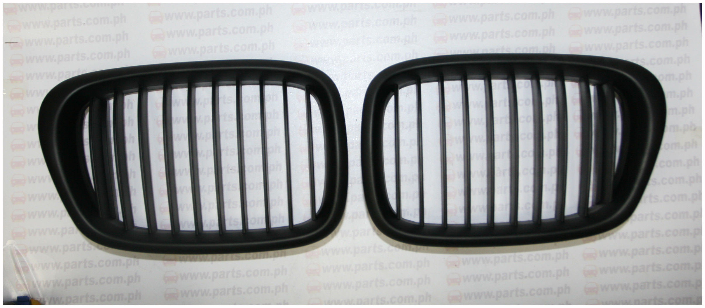 RADIATOR GRILLE - BMW E39 96-03 BLACK SET
